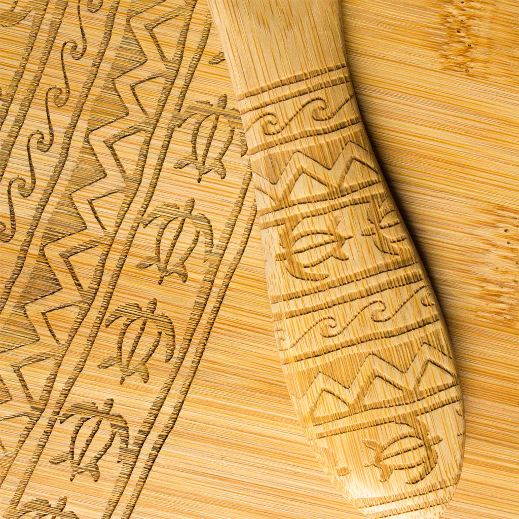 "Tonga" Serving Board with Spreader Knife, 7-1/8" x 8-1/2"
